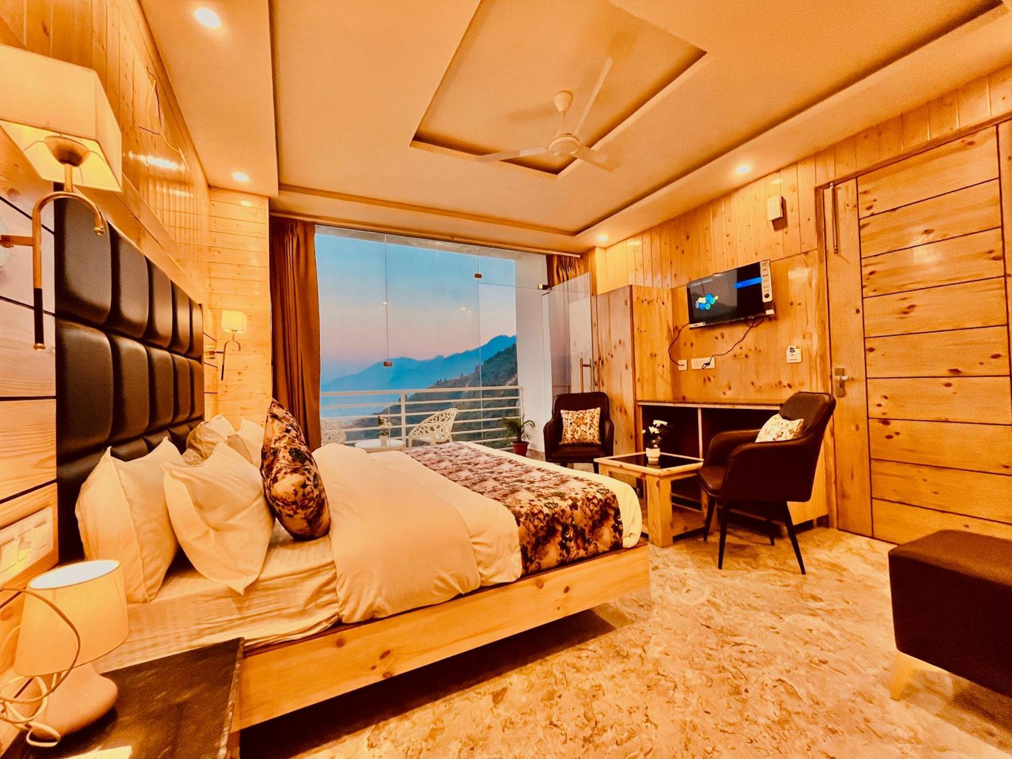Hotel Classic Crown - #Scenic Mountain View #Open Terrace #Parking #Premium Rooms With Balcony #Guest Preferred #Best Selling Hotel In Mussoorie Ngoại thất bức ảnh