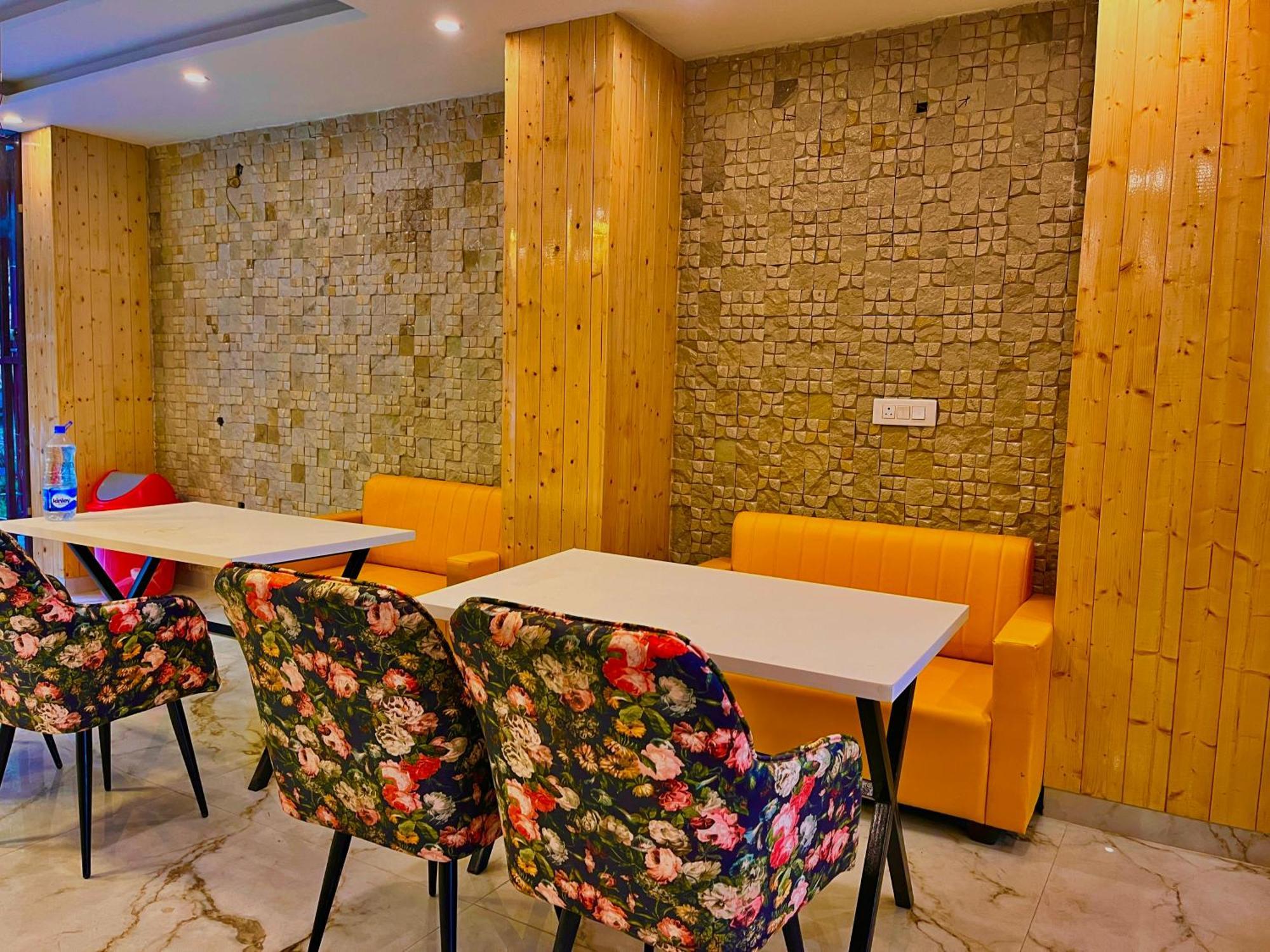 Hotel Classic Crown - #Scenic Mountain View #Open Terrace #Parking #Premium Rooms With Balcony #Guest Preferred #Best Selling Hotel In Mussoorie Ngoại thất bức ảnh