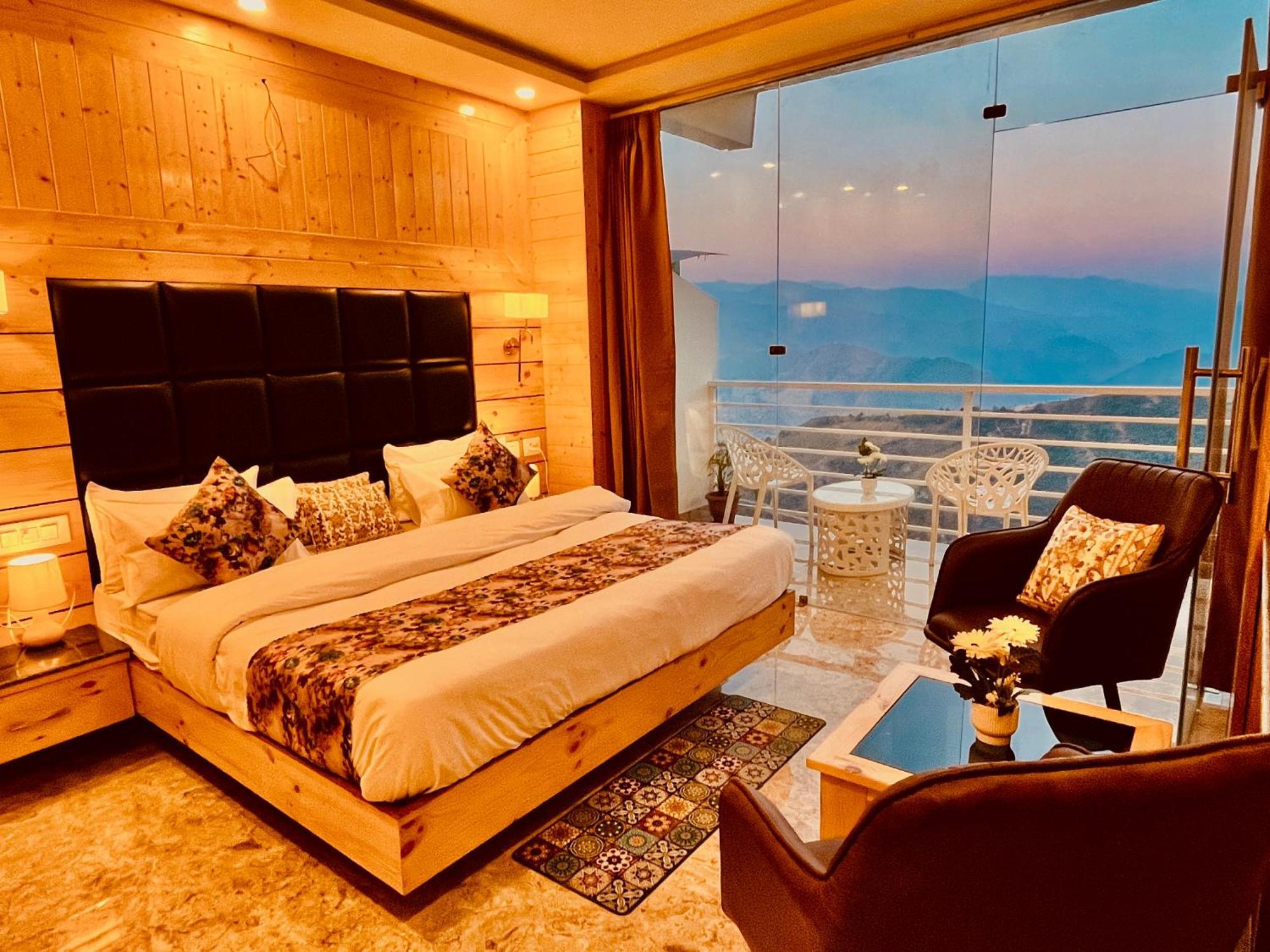 Hotel Classic Crown - #Scenic Mountain View #Open Terrace #Parking #Premium Rooms With Balcony #Guest Preferred #Best Selling Hotel In Mussoorie Ngoại thất bức ảnh