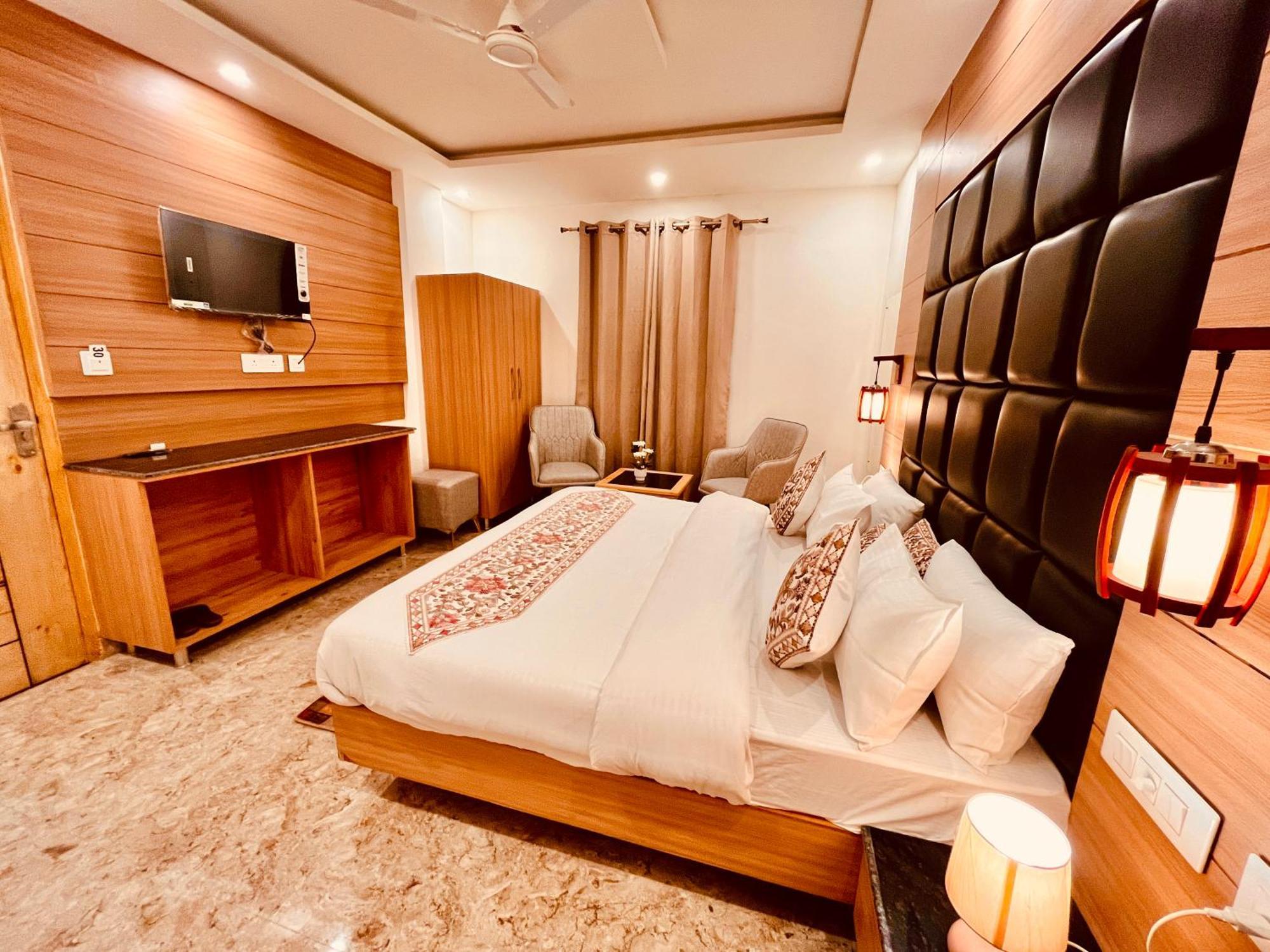 Hotel Classic Crown - #Scenic Mountain View #Open Terrace #Parking #Premium Rooms With Balcony #Guest Preferred #Best Selling Hotel In Mussoorie Ngoại thất bức ảnh