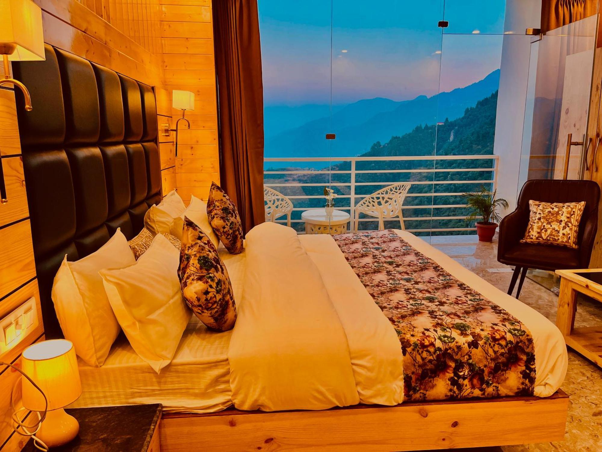 Hotel Classic Crown - #Scenic Mountain View #Open Terrace #Parking #Premium Rooms With Balcony #Guest Preferred #Best Selling Hotel In Mussoorie Ngoại thất bức ảnh