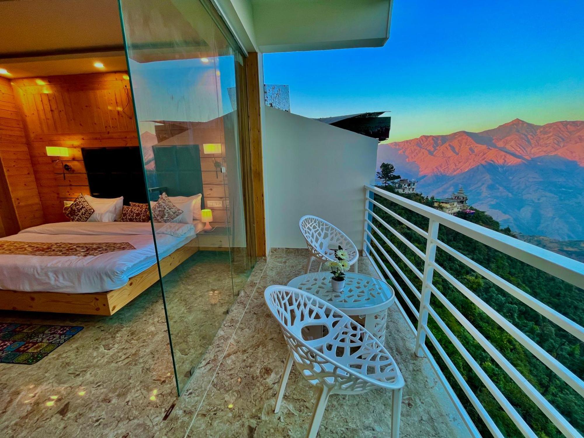 Hotel Classic Crown - #Scenic Mountain View #Open Terrace #Parking #Premium Rooms With Balcony #Guest Preferred #Best Selling Hotel In Mussoorie Ngoại thất bức ảnh