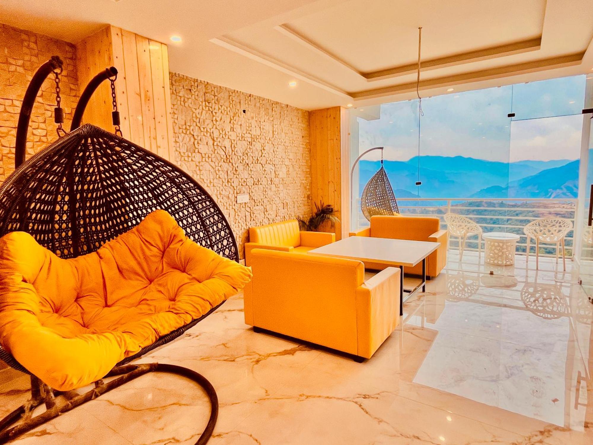 Hotel Classic Crown - #Scenic Mountain View #Open Terrace #Parking #Premium Rooms With Balcony #Guest Preferred #Best Selling Hotel In Mussoorie Ngoại thất bức ảnh