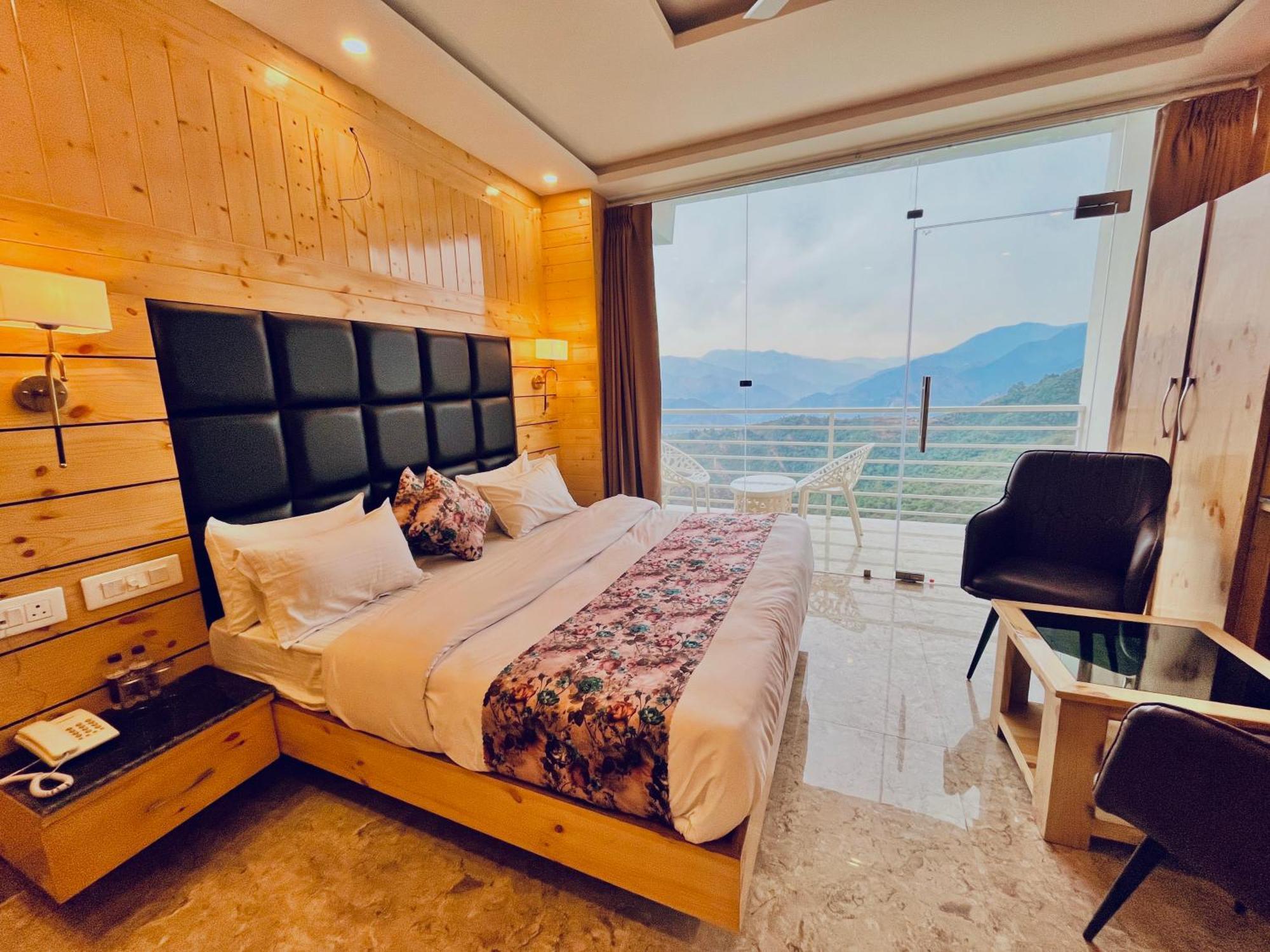 Hotel Classic Crown - #Scenic Mountain View #Open Terrace #Parking #Premium Rooms With Balcony #Guest Preferred #Best Selling Hotel In Mussoorie Ngoại thất bức ảnh