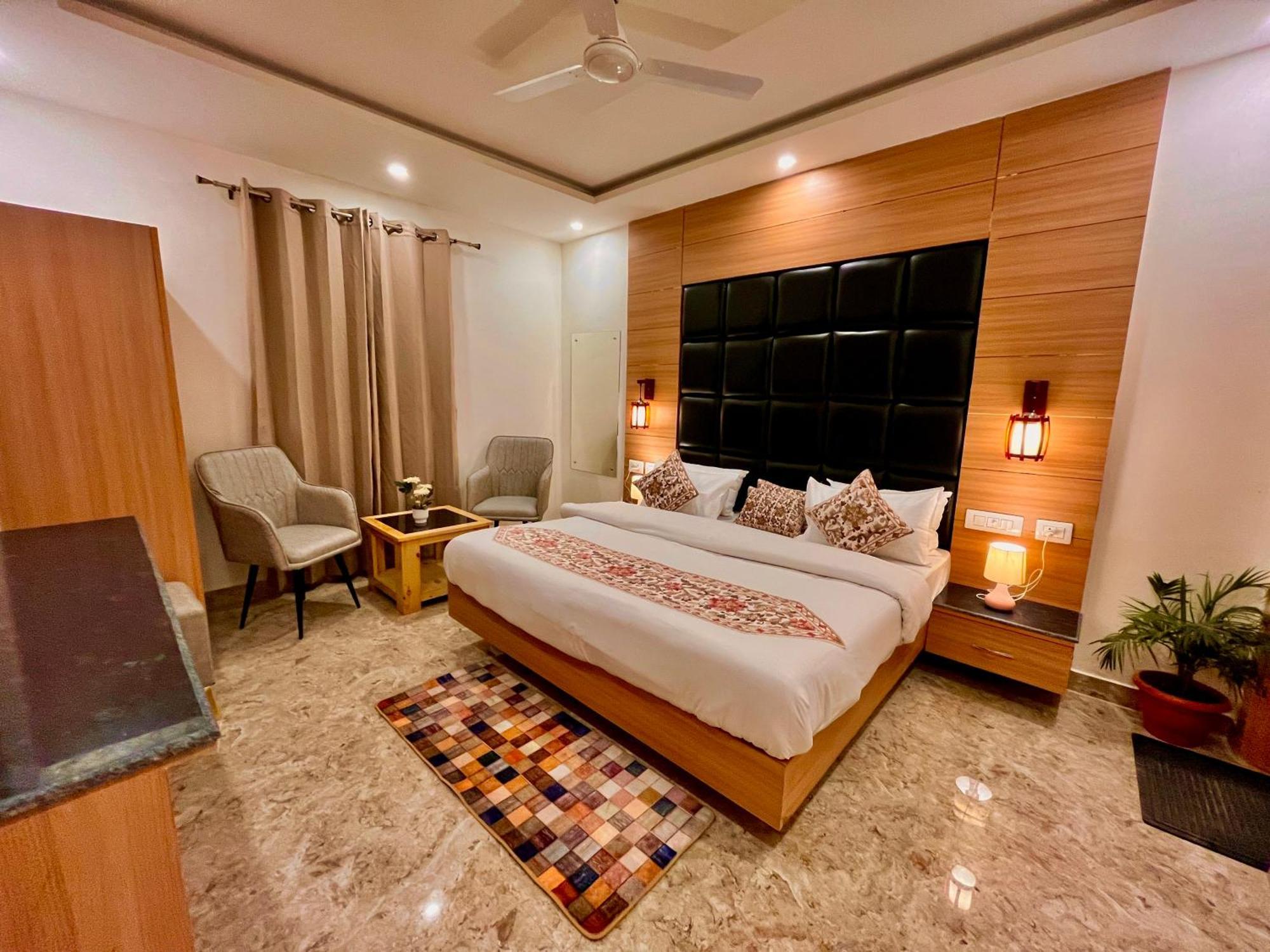 Hotel Classic Crown - #Scenic Mountain View #Open Terrace #Parking #Premium Rooms With Balcony #Guest Preferred #Best Selling Hotel In Mussoorie Ngoại thất bức ảnh