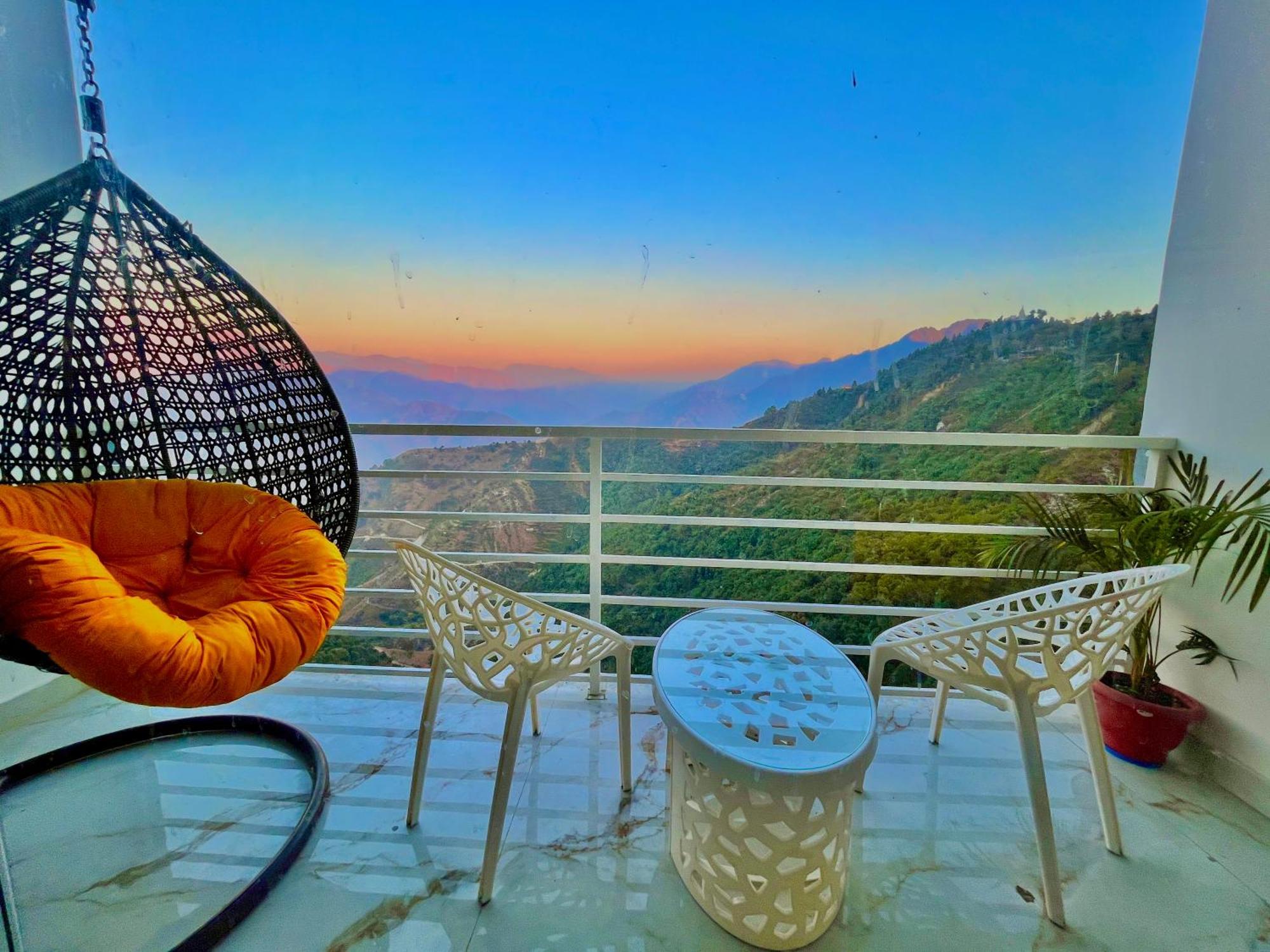 Hotel Classic Crown - #Scenic Mountain View #Open Terrace #Parking #Premium Rooms With Balcony #Guest Preferred #Best Selling Hotel In Mussoorie Ngoại thất bức ảnh