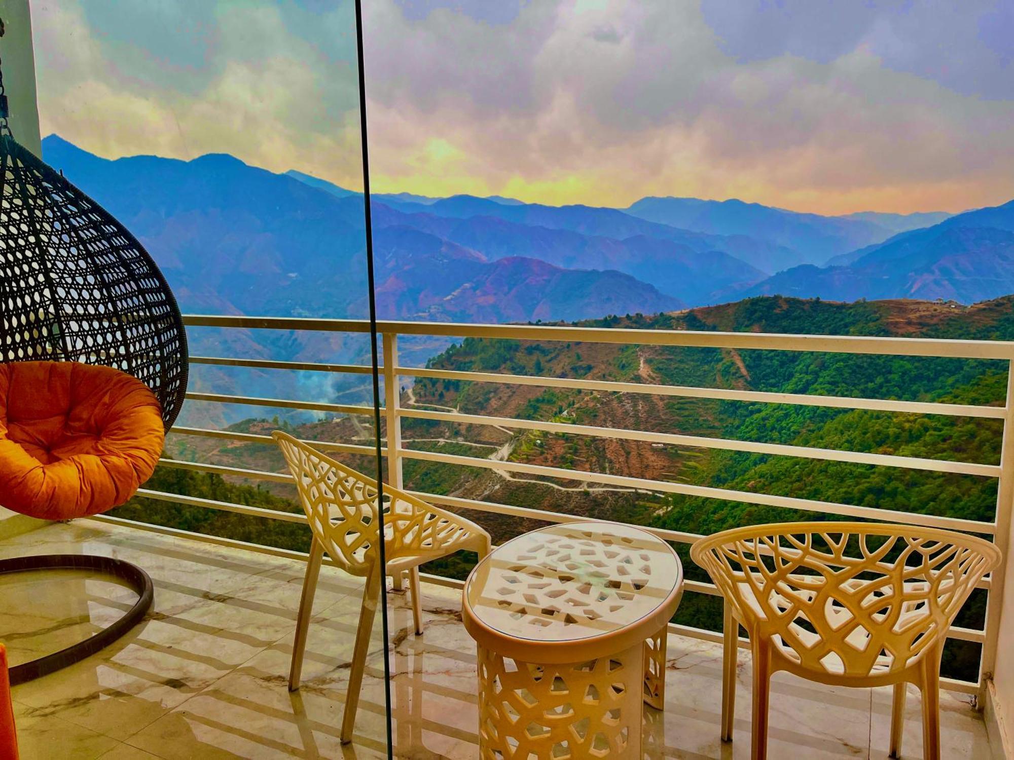 Hotel Classic Crown - #Scenic Mountain View #Open Terrace #Parking #Premium Rooms With Balcony #Guest Preferred #Best Selling Hotel In Mussoorie Ngoại thất bức ảnh