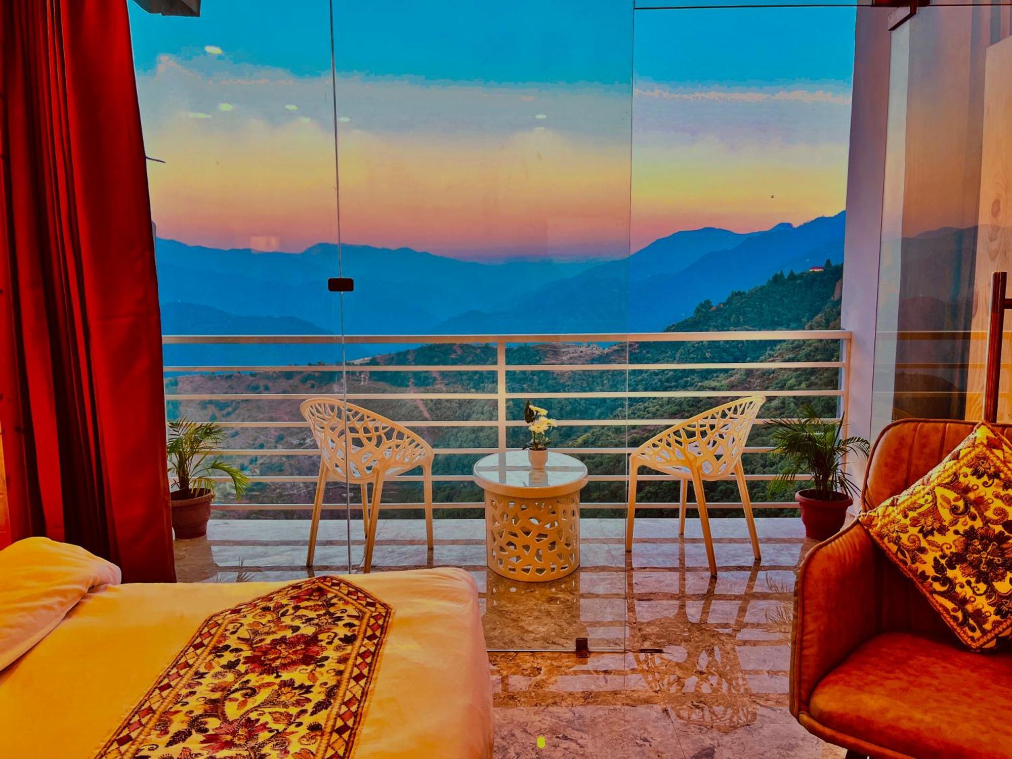 Hotel Classic Crown - #Scenic Mountain View #Open Terrace #Parking #Premium Rooms With Balcony #Guest Preferred #Best Selling Hotel In Mussoorie Ngoại thất bức ảnh